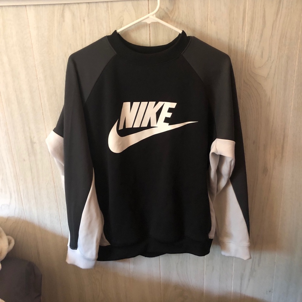 NIKE CREWNECK